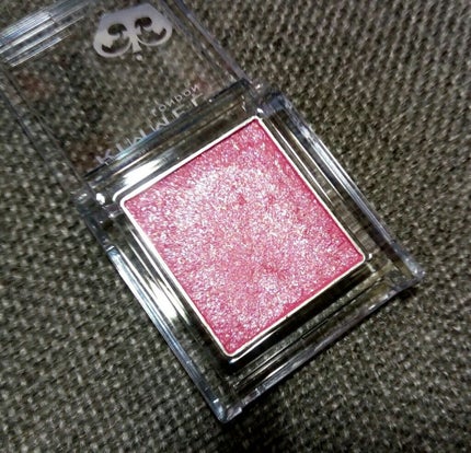 プリズム パウダーアイカラー/リンメル ロンドン/単色アイシャドウを使ったクチコミ(2枚目)