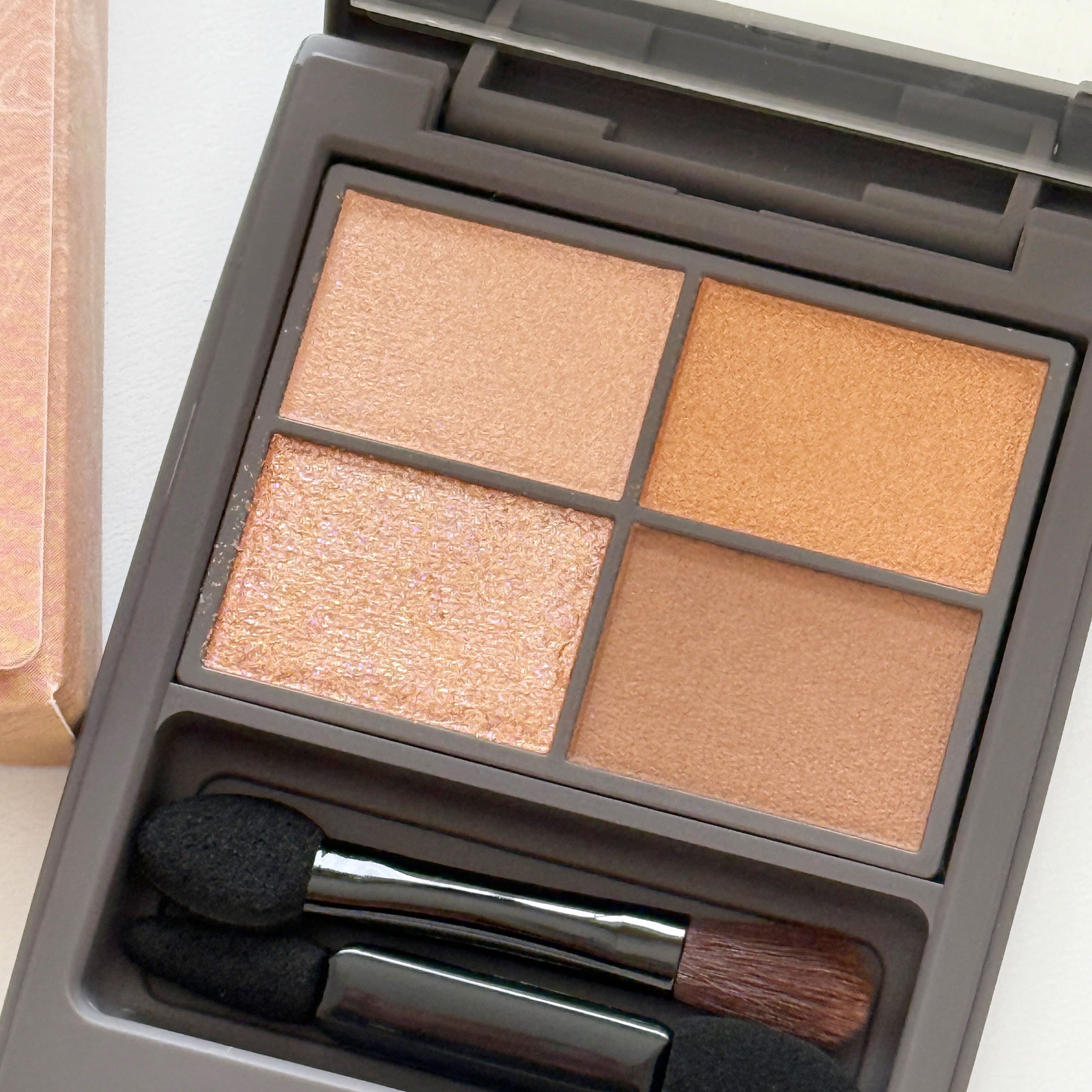 アンノウンアイズ/STEIASUR（ステイアシュール）/アイシャドウパレットを使ったクチコミ（3枚目）