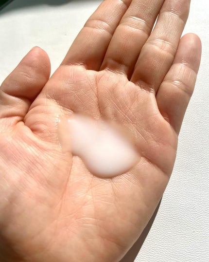 シャンティ on LIPS 「\するんとのびて浸透/\潤いつづくボディミルク/\乾燥からお肌..」(4枚目)