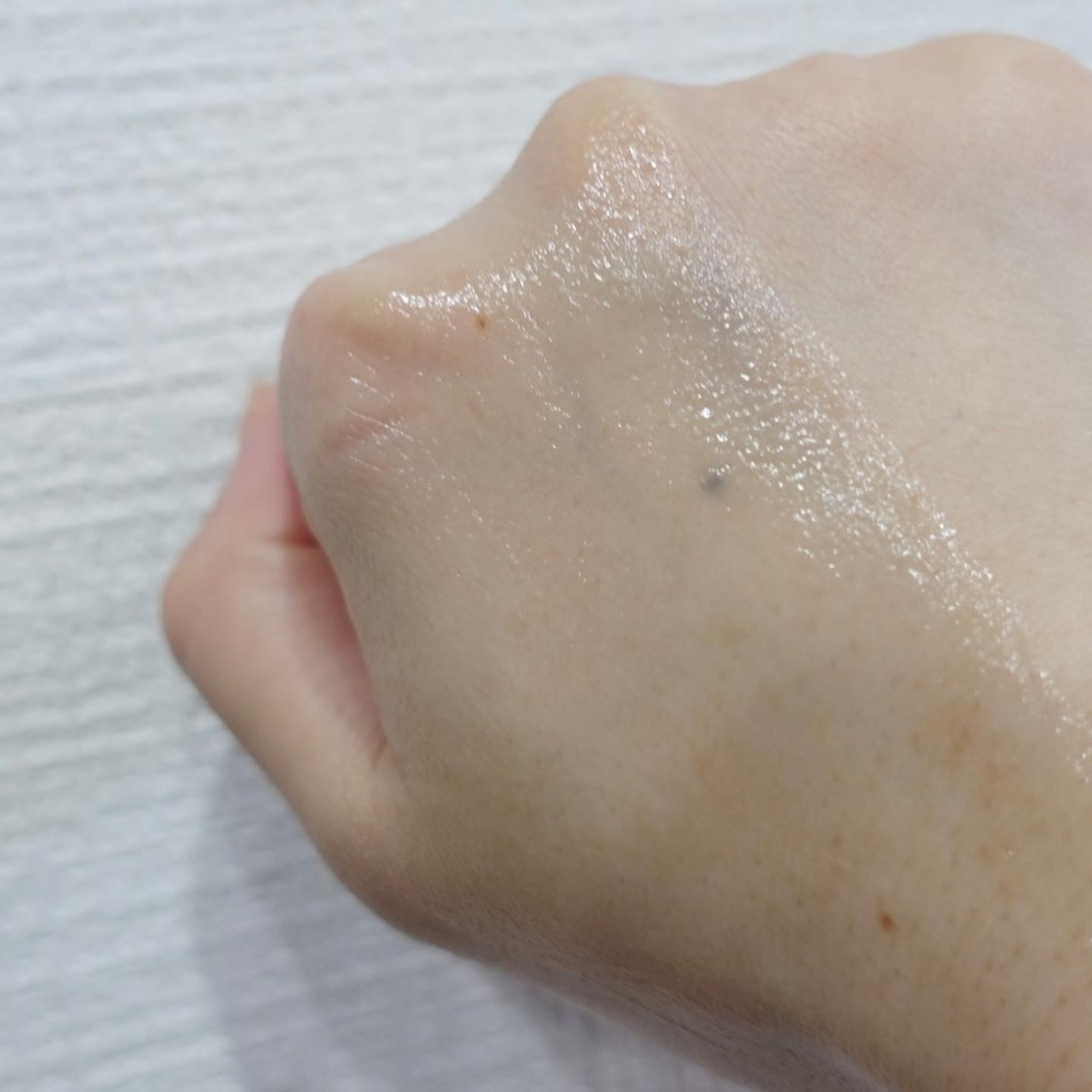 ダブルビダウォータリーサンセラム/NEOGEN/日焼け止めジェルを使ったクチコミ（3枚目）