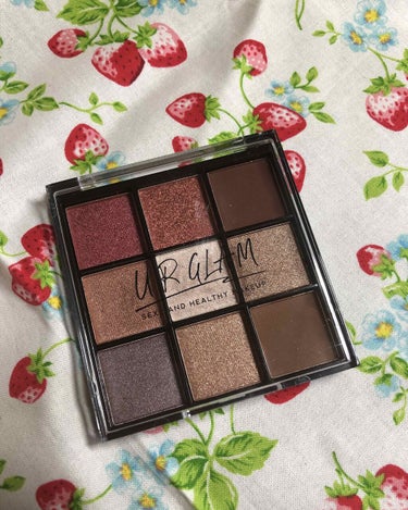 UR GLAM　BLOOMING EYE COLOR PALETTE/U R GLAM/パウダーアイシャドウを使ったクチコミ（1枚目）