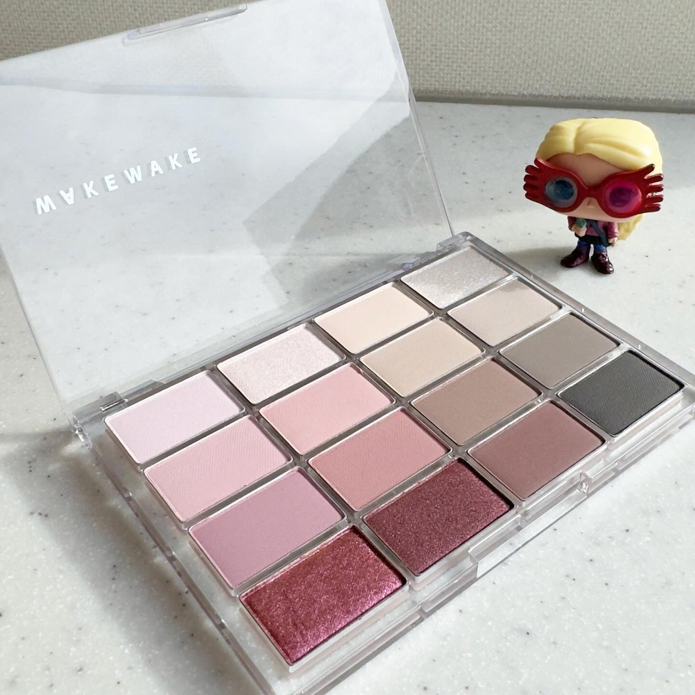 ソフトブラーリングアイパレット/wakemake/アイシャドウパレットを使ったクチコミ(2枚目)