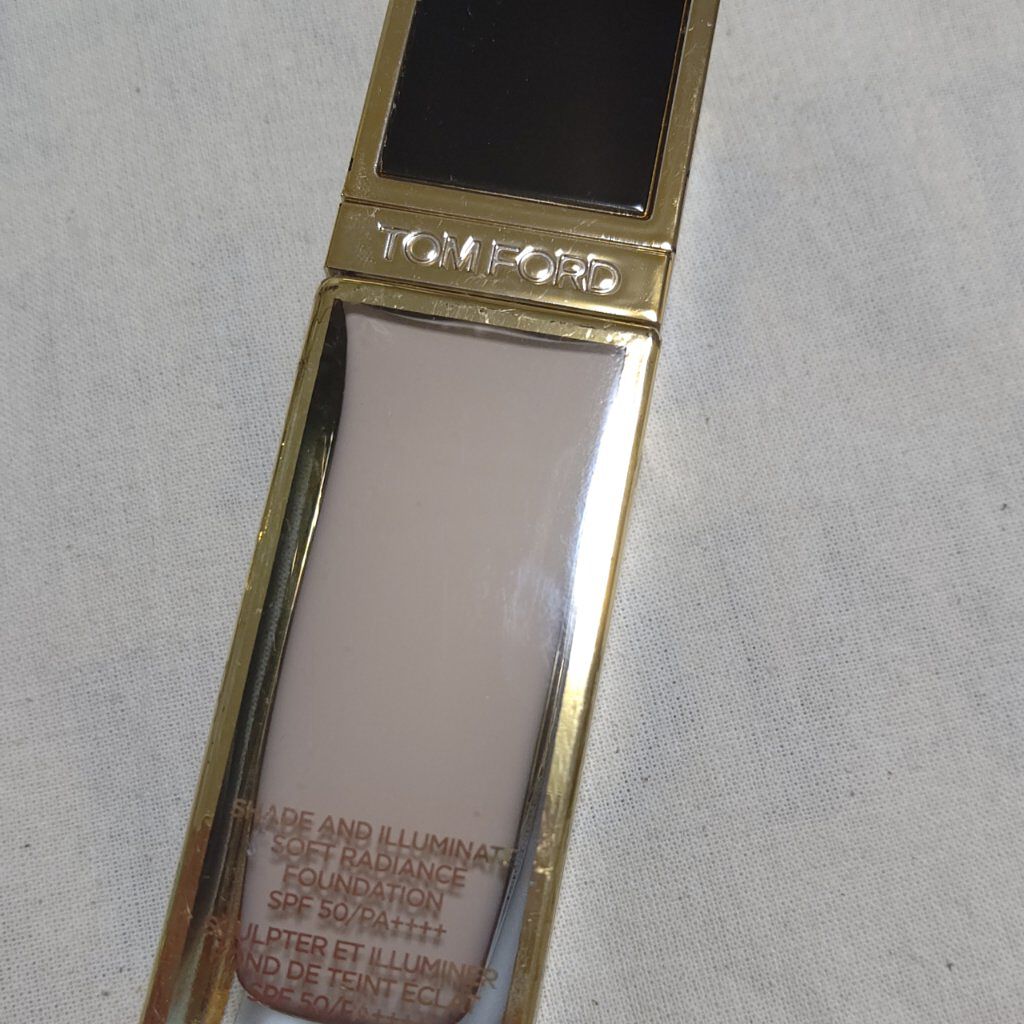 TOM FORD BEAUTY シェイド アンド イルミネイト ソフト ラディアンス ファンデーション SPF 50のクチコミ「いくつかファンデを持ち気分で使い分けているうちの一つです✨

お高いけどコスパは良いと思います.....」（2枚目）