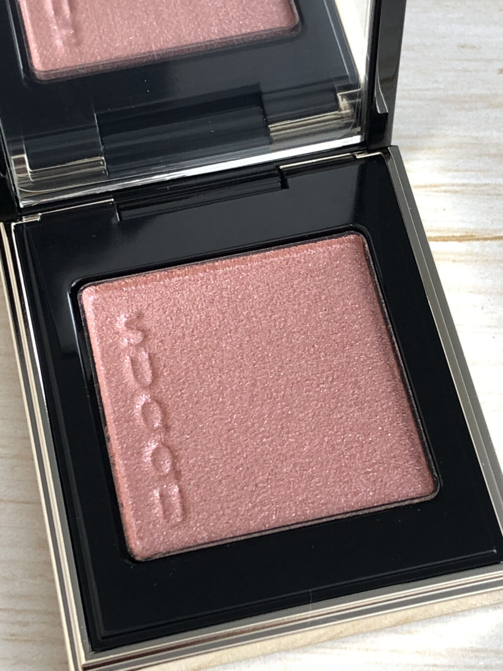 トーン タッチ アイズ 18 桃雫 -MOMOSHIZUKU/SUQQU/単色アイシャドウを使ったクチコミ（2枚目）