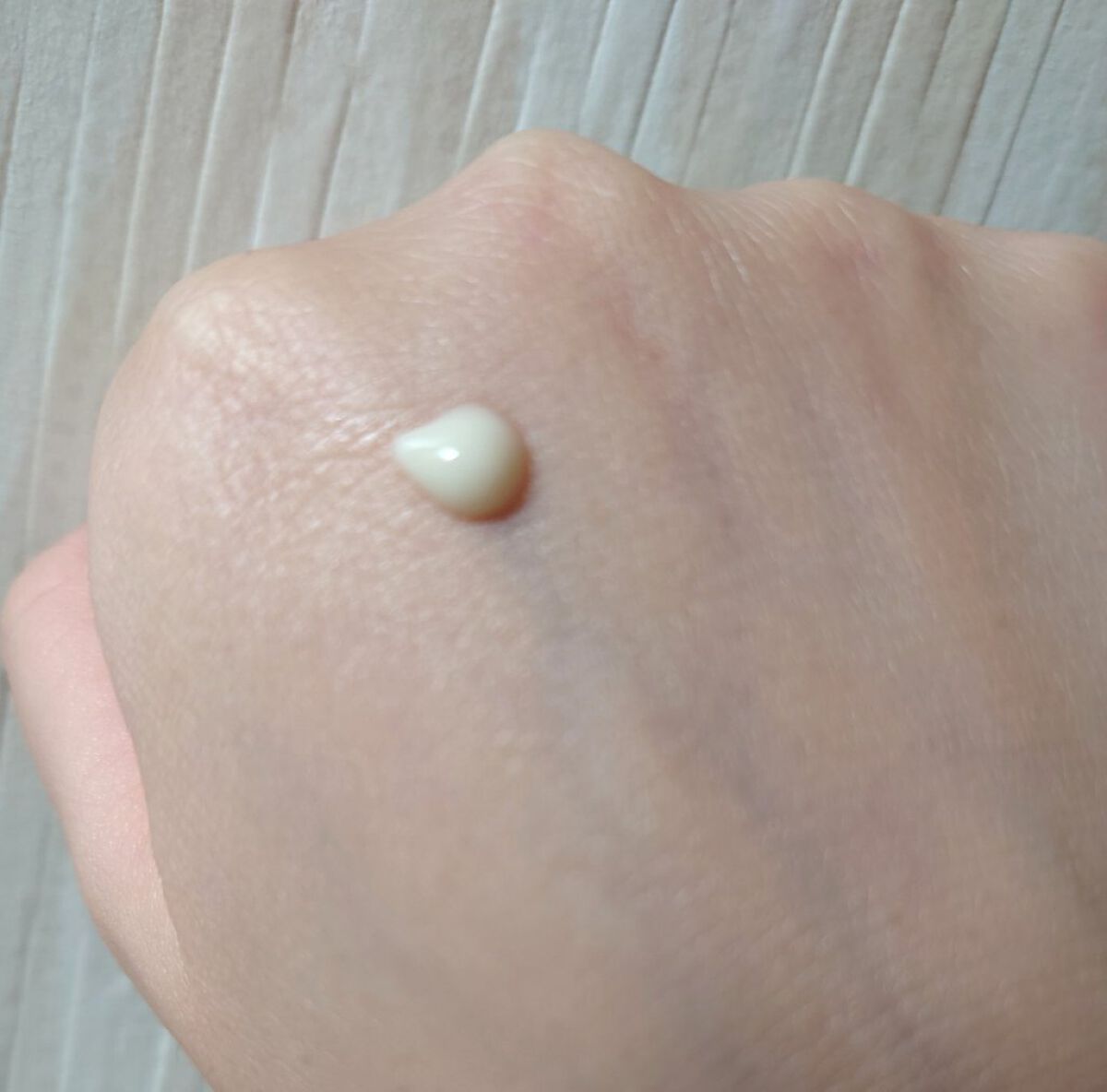 エリクシール ホワイト エンリッチド リンクルホワイトクリーム S(15g)/エリクシール/アイケア・アイクリームを使ったクチコミ（2枚目）