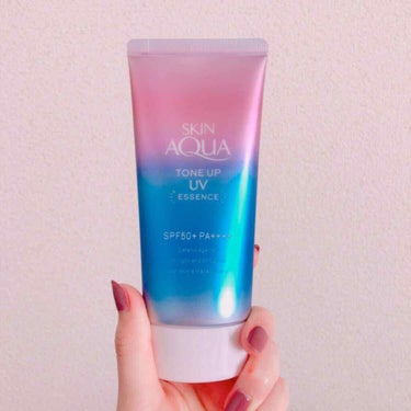 [今年は徹底的に日焼け対策します！]

肌をキレイにみせたくてSKIN AQUA TONE UP UVを初めて買ってみました。

SPF50+
PA++++

ラベンダーカラーのクリームで
肌にスッと伸