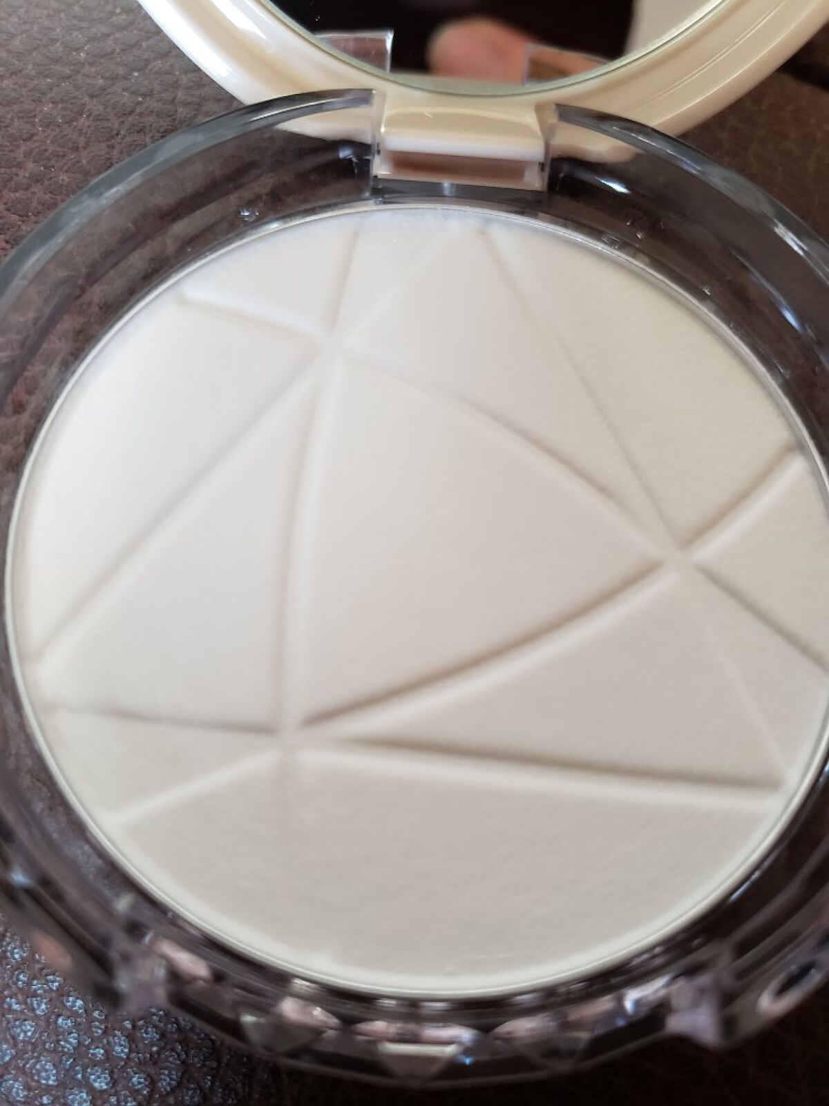 毛穴レスパウダー/CEZANNE/プレストパウダーを使ったクチコミ(2枚目)