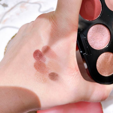 コネクト イン カラー アイシャドウ パレット × 6/M・A・C/アイシャドウパレットを使ったクチコミ(4枚目)