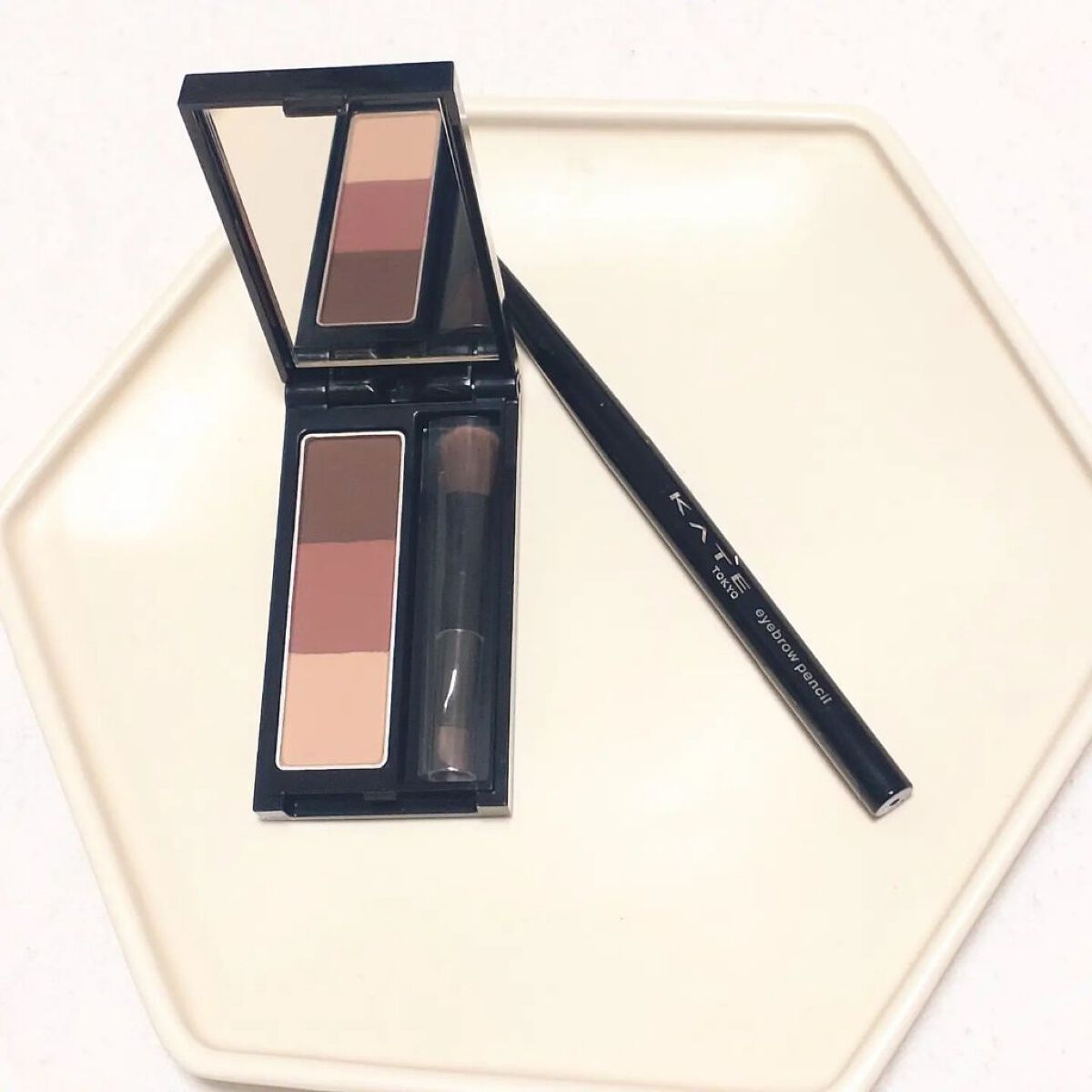 ケイト デザイニングアイブロウ3D/KATE/パウダーアイブロウを使ったクチコミ（2枚目）