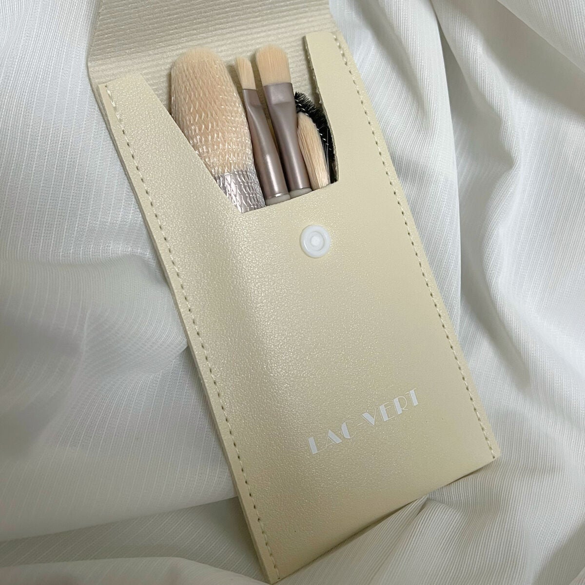 蓮華 on LIPS 「LACVERTポーチ付きカラーメイクブラシ8本サイトより
☆タ..」(2枚目)