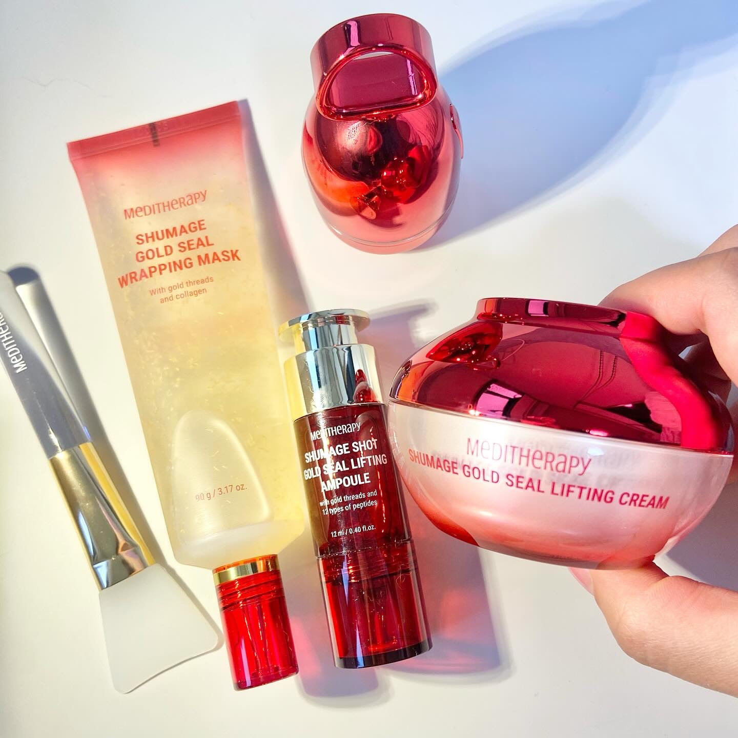 シューマジゴールド糸リフティングクリーム+EMS美顔器/MEDITHERAPY/フェイスクリームを使ったクチコミ（1枚目）