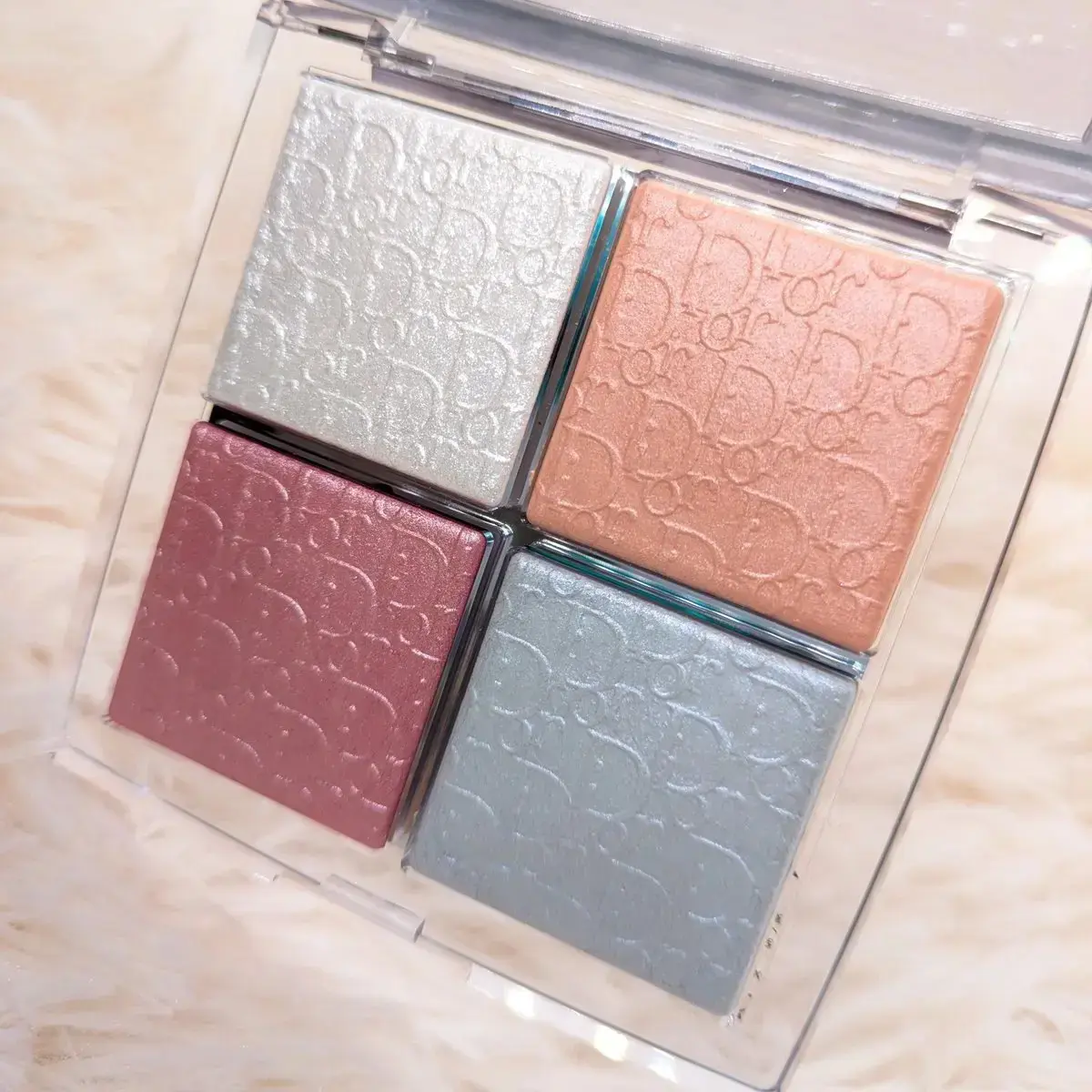 ディオール バックステージ フェイス グロウ パレット/Dior/ハイライトを使ったクチコミ(3枚目)