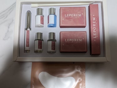 LEPOREM まつ毛パーマキットのクチコミ「セルフまつパ🥹
LEPOREM まつげパーマキット

ロッドにまつ毛を付けるのが難しくて苦戦し.....」（3枚目）