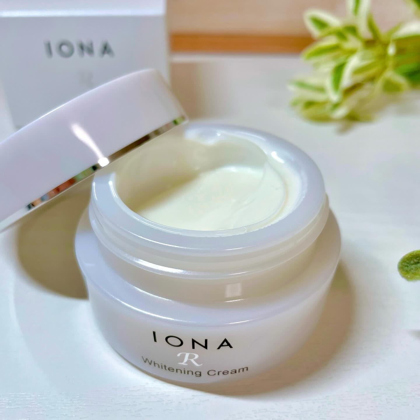 ホワイトニング クリーム/イオナR (イオナアール)/フェイスクリームを使ったクチコミ（2枚目）