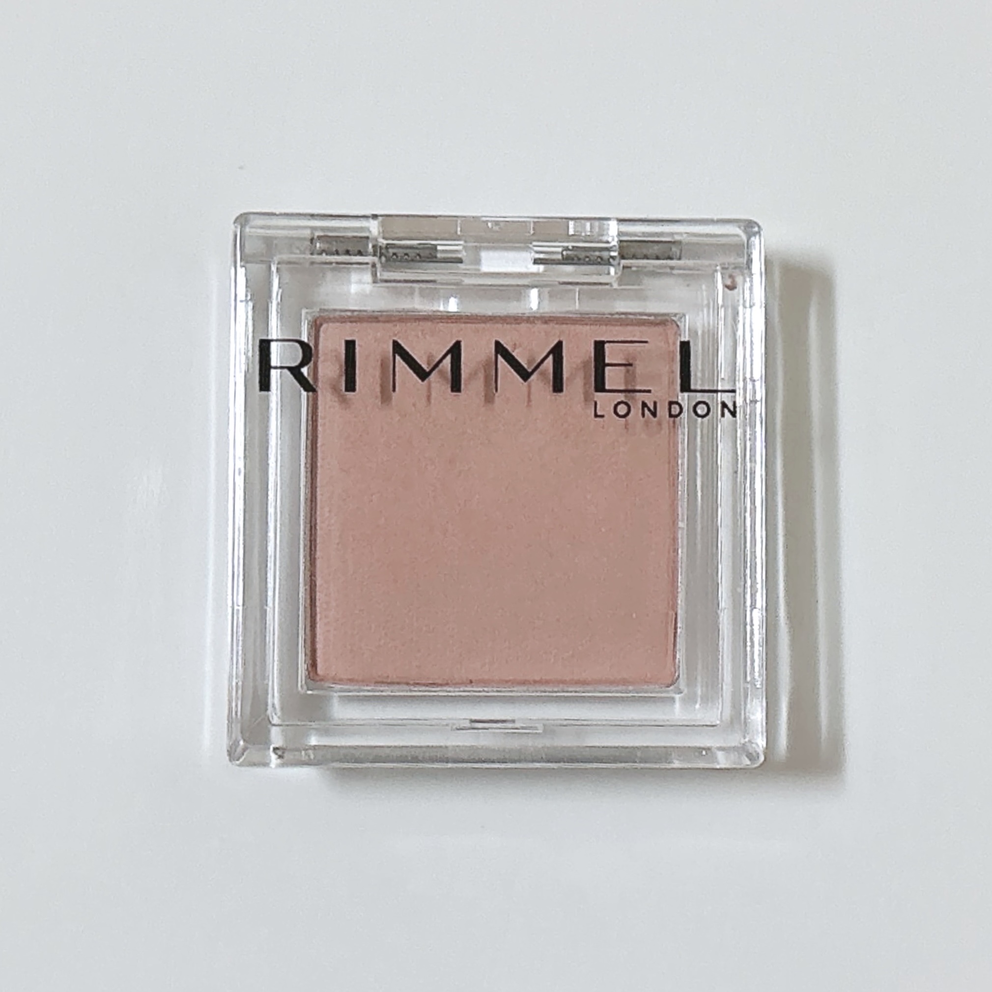 ワンダー キューブ アイシャドウ マット/リンメル ロンドン/単色アイシャドウを使ったクチコミ（1枚目）