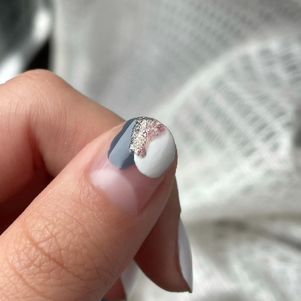 ミニネイル/パラドゥ/マニキュアを使ったクチコミ（2枚目）