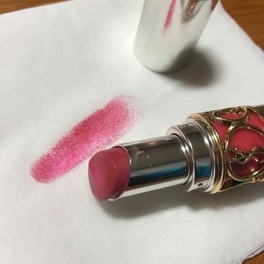 お気にいりリップ💄
12番の色は馴染むしほどよい発色ですごく使いやすい！

つやつや系の口紅好きな人は特におすすめ！

でもYSLのコスメは香りが独特だから、初めての人はタッチアップして買うことをお勧め