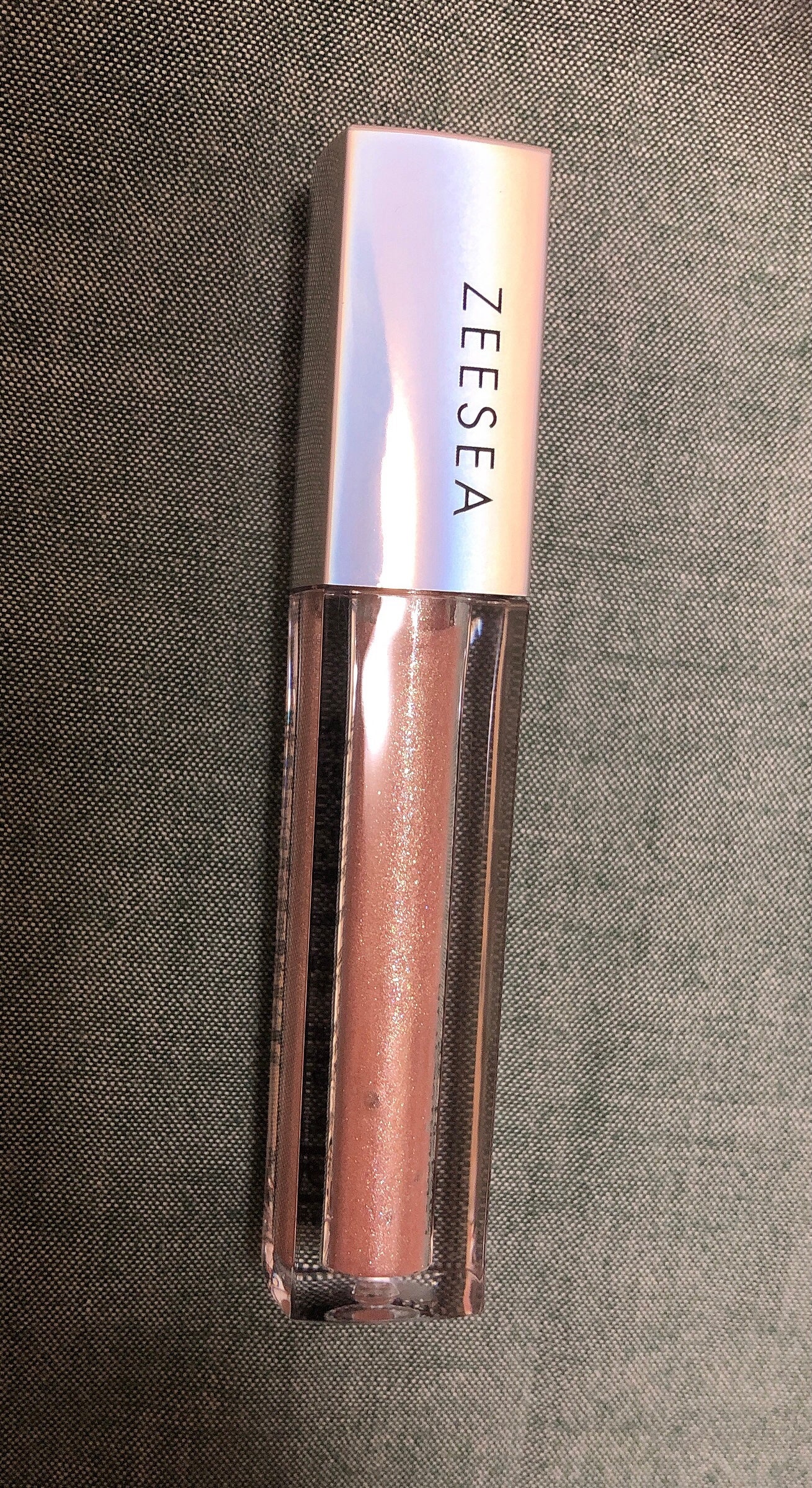 ダイヤモンドシリーズ 星空リキッドアイシャドウ/ZEESEA/リキッドアイシャドウを使ったクチコミ(1枚目)