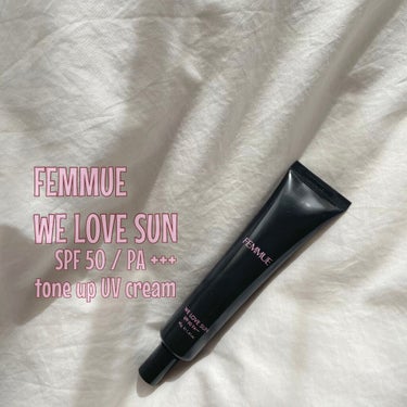 大好きなFEMMUEの下地です♡
トーンアップUVクリーム SPF50 PA+++ 🧴

トーンアップ効果がすごい！事と
滑らかなテクスチャで
肌への負担が少ない気がしました💕💕

40g入っているので