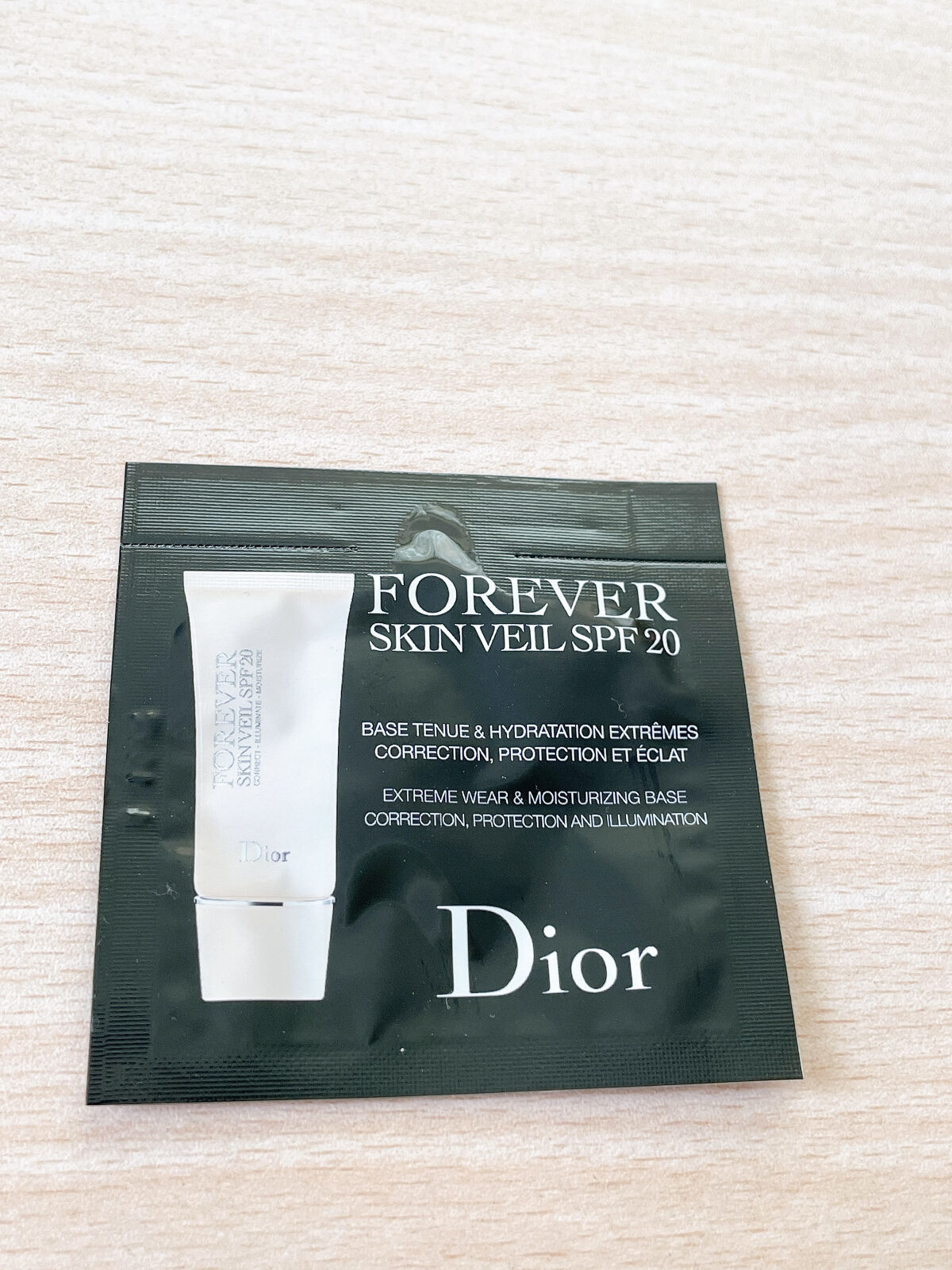 【旧】ディオールスキン フォーエヴァー スキン ヴェール 001/Dior/化粧下地を使ったクチコミ（1枚目）