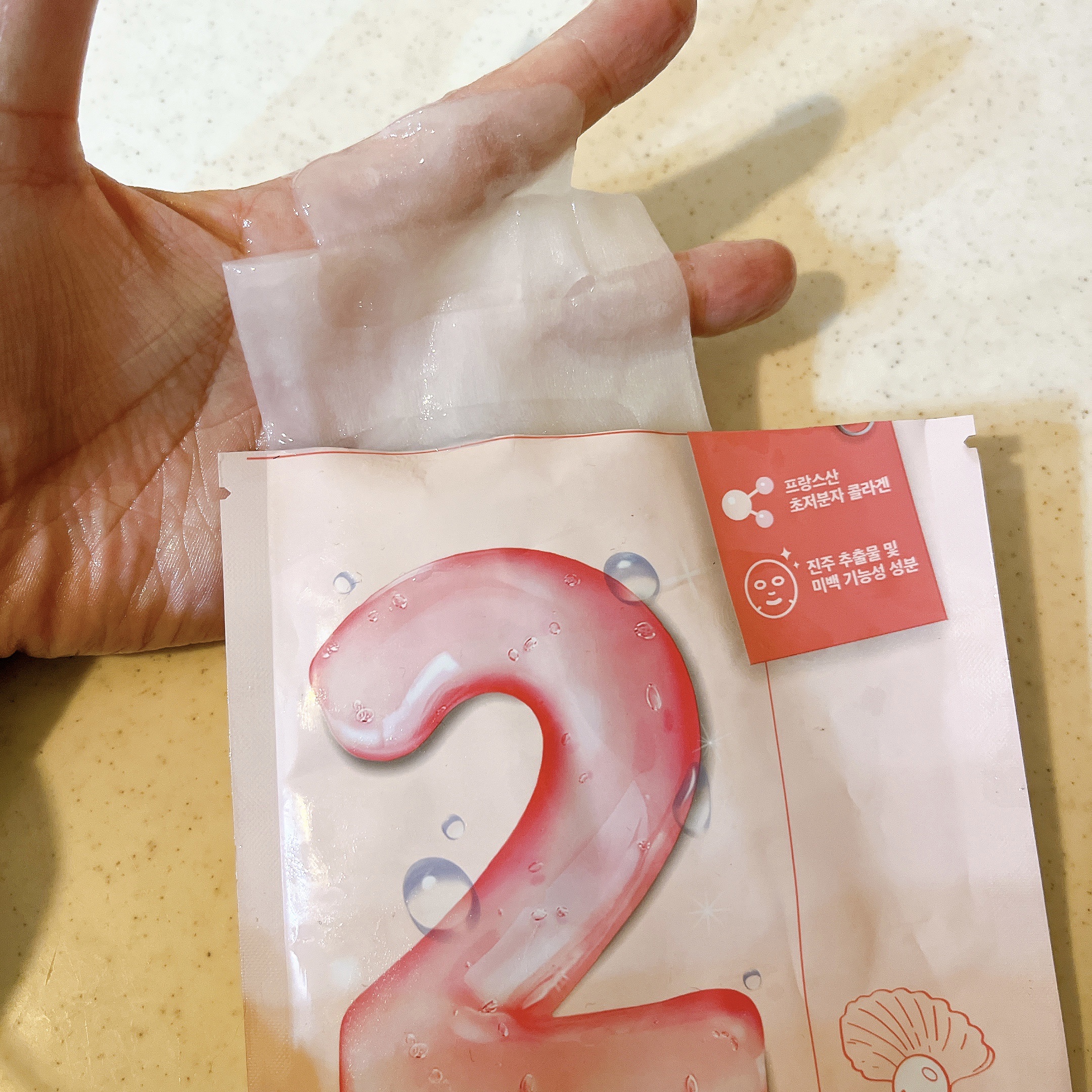 2番 うるもち65％コラーゲンシートマスク 4枚入り/numbuzin/シートマスク・パックを使ったクチコミ（2枚目）