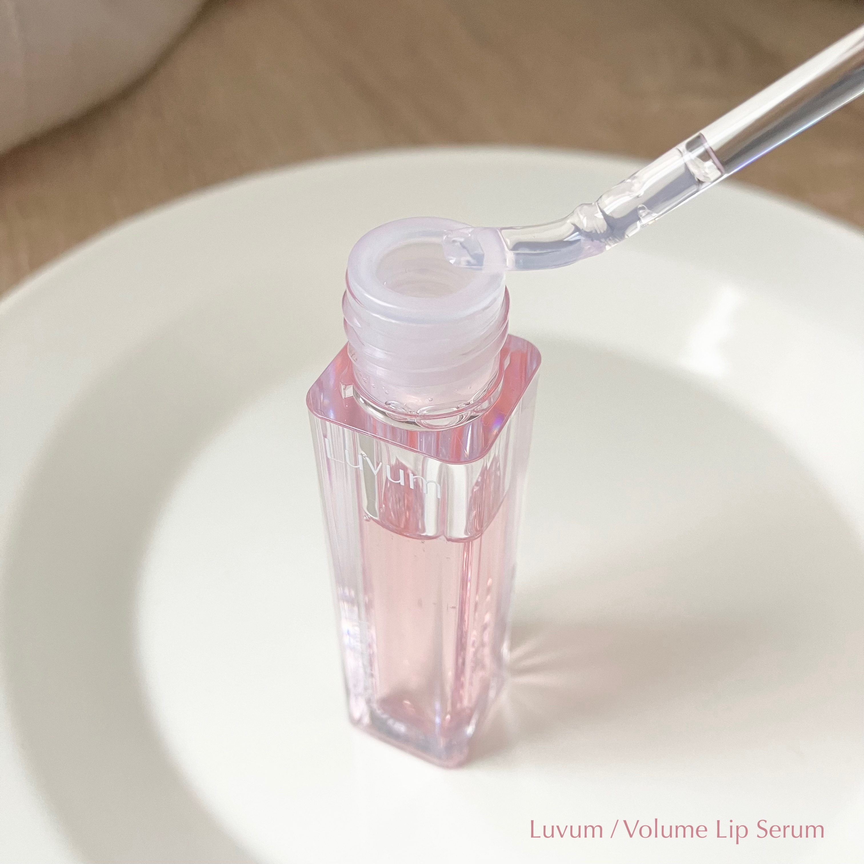 ラビューム ボリュームリップセラム/Luvum/リップグロスを使ったクチコミ（3枚目）