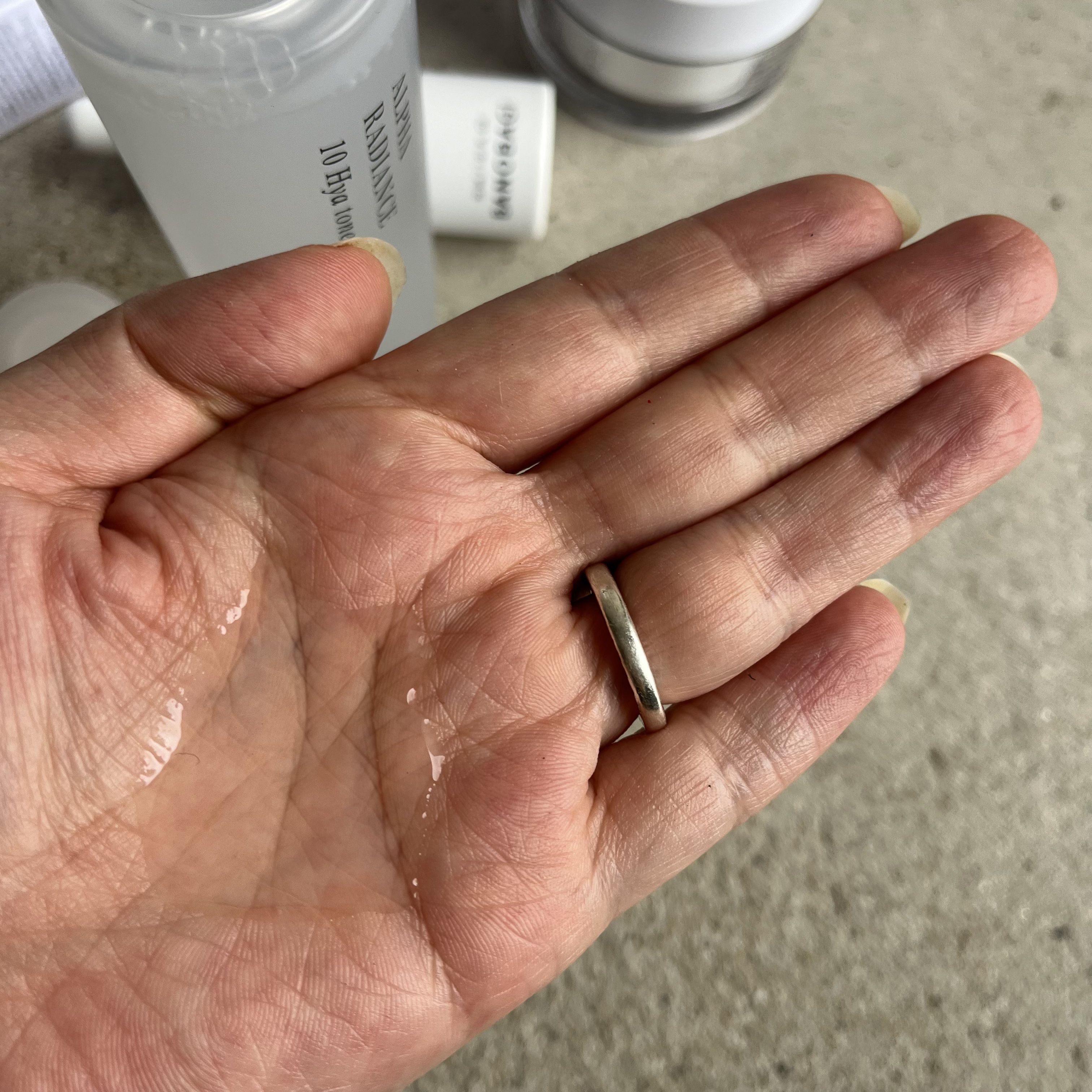 アルファラディアンスグローセラム/BANOBAGI/美容液を使ったクチコミ（2枚目）