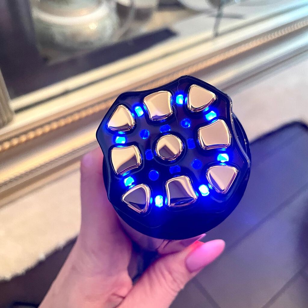 Shiho Arai on LIPS 「・・このところ美容魂に火がつき…さらにすごい美顔器を使っていま..」(4枚目)