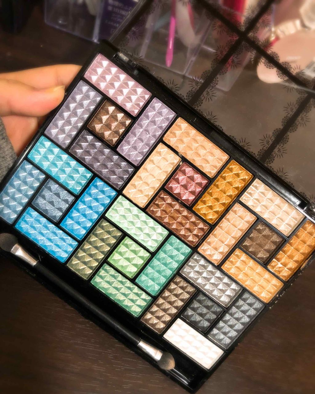 30COLORSEYESHADOWPALETTE/Dolly Angel/アイシャドウパレットを使ったクチコミ(2枚目)