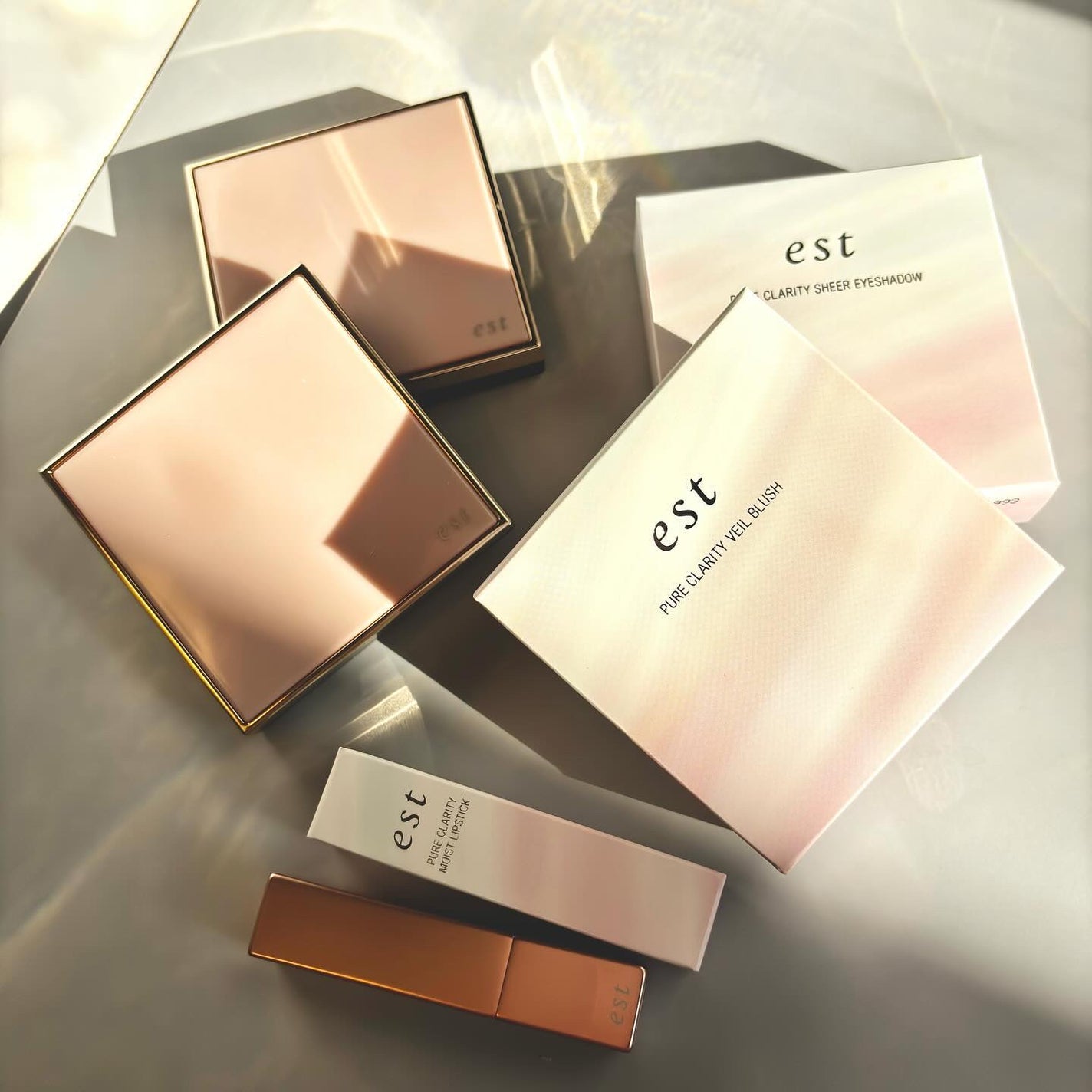 ピュア クラリティ シアー アイシャドウ/est/アイシャドウパレットを使ったクチコミ(10枚目)