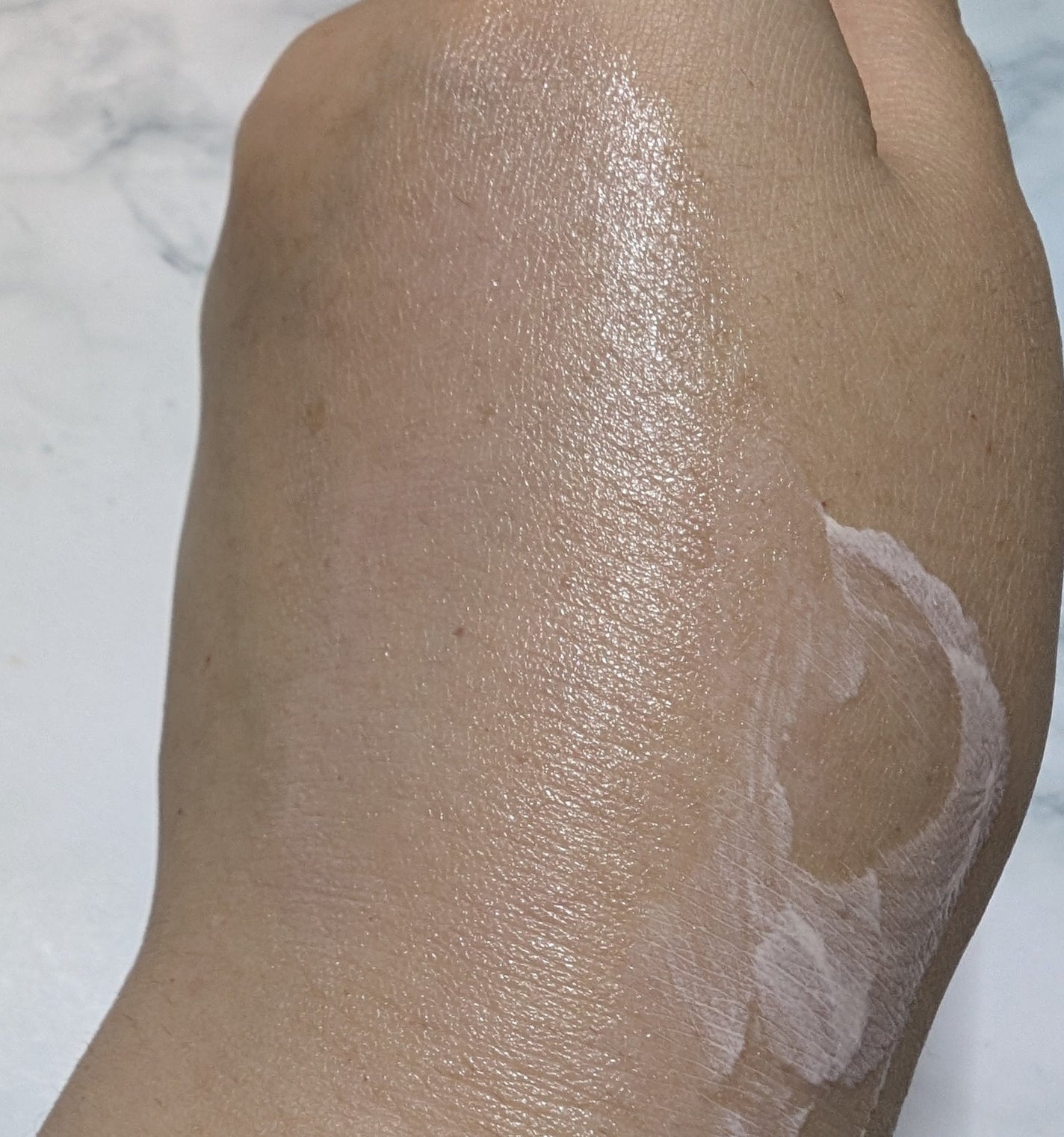 UVイデア XL プロテクショントーンアップ ローズ/ラ ロッシュ ポゼ/日焼け止めクリームを使ったクチコミ(3枚目)