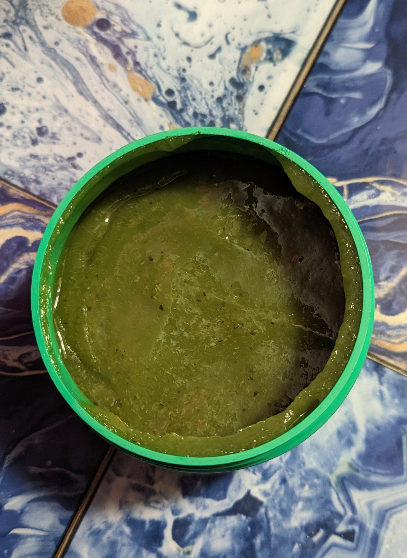 スパークリングリーフ シア コンポートスクラブ/L'OCCITANE/ボディスクラブを使ったクチコミ(3枚目)