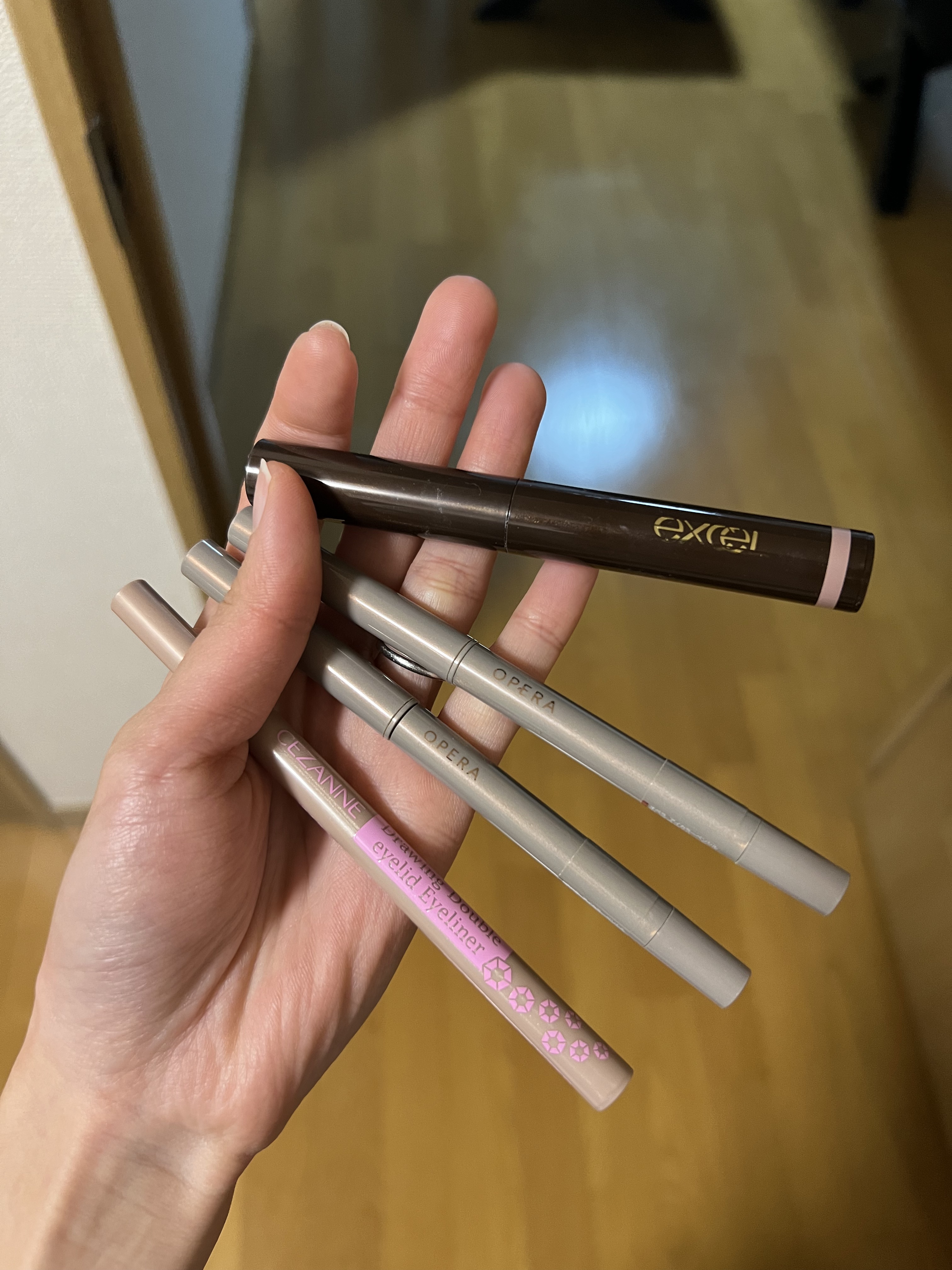 オペラ アイカラーペンシル 05 イノセントゴールド（限定色）/OPERA/ペンシルアイライナーを使ったクチコミ（2枚目）