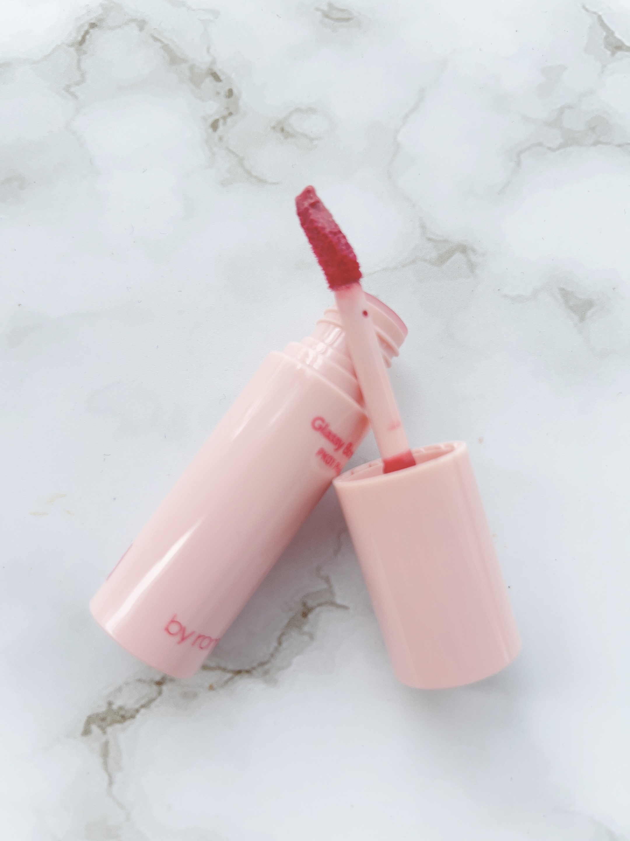 アンドバイロムアンド　グラッシーボムティント PK01 ピンクデアー/&nd by rom&nd/リップティントを使ったクチコミ（2枚目）