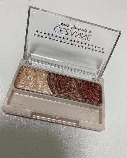 トーンアップアイシャドウ/CEZANNE/アイシャドウパレットを使ったクチコミ(3枚目)