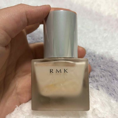 RMK メイクアップベース

特に色ムラ補正してくれるわけではないけど、
使いやすい。

特別な匂いも無いので良い。