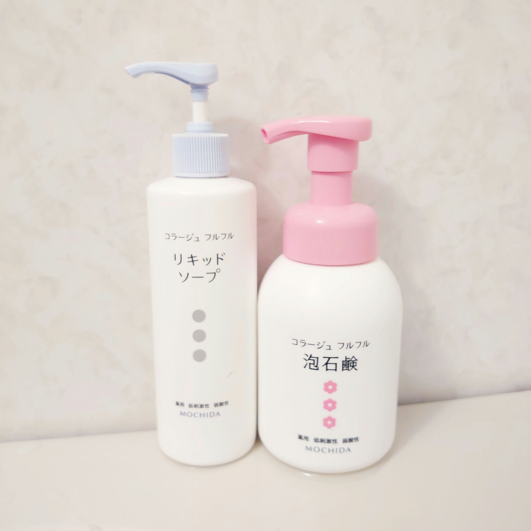 持田ヘルスケア
コラージュフルフル リキッドソープ
コラージュフルフル 泡石鹸 ピンク

汗をかきやすく自分のニオイが気になっていたので購入しました。ワキ、足などのニオイが強い箇所にもかなり効果あります！あとボディーソープこれにしてから背中