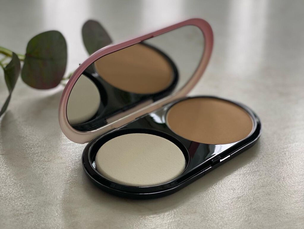 ライトフル C3 ナチュラル シルク パウダーファンデーション/M・A・C/パウダーファンデーションを使ったクチコミ(2枚目)