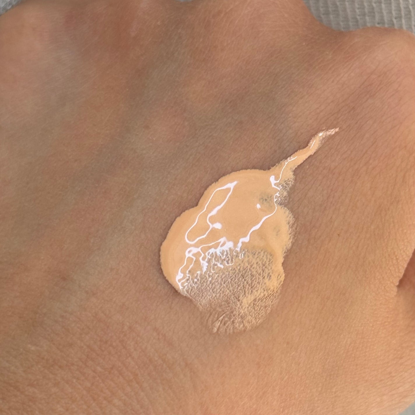 モイスチュアライジング ファンデーション プライマー/PAUL & JOE BEAUTE/化粧下地を使ったクチコミ(4枚目)