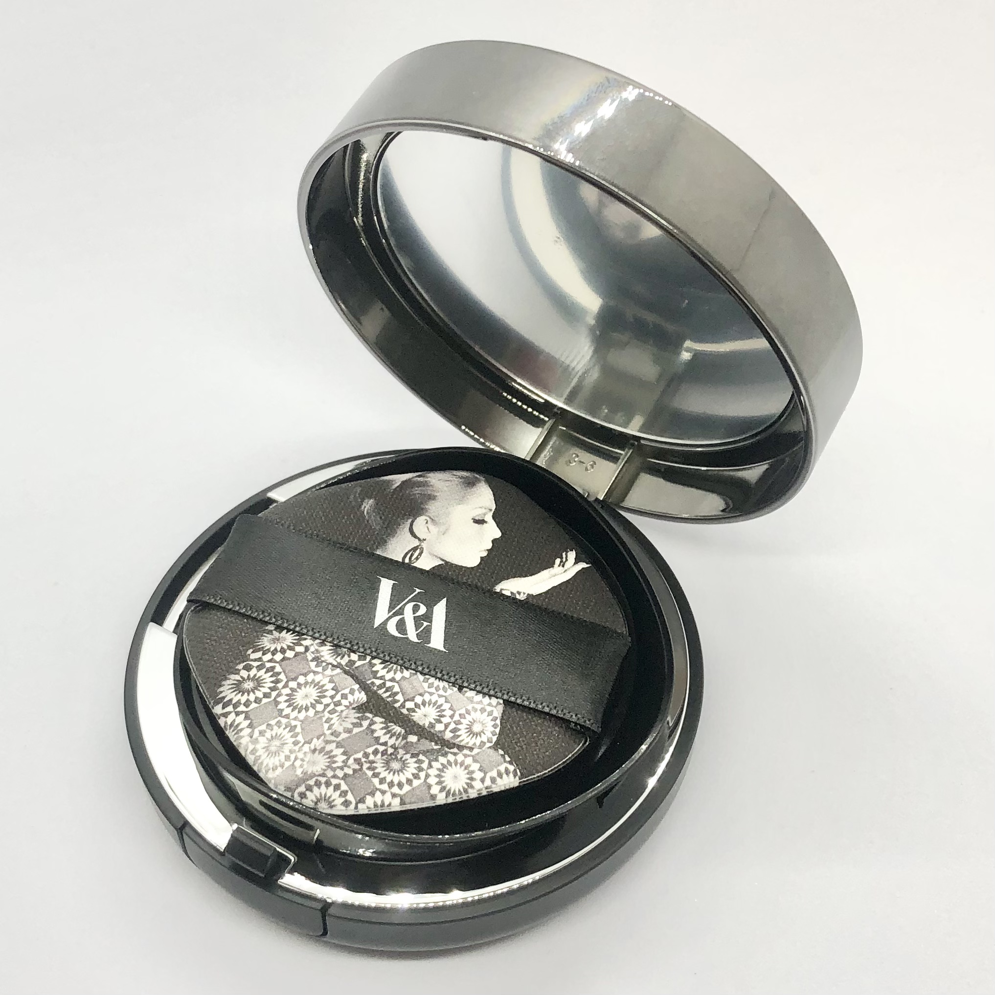 ロングウェアクッションファンデーション/V&Aビューティー/クッションファンデーションを使ったクチコミ（3枚目）