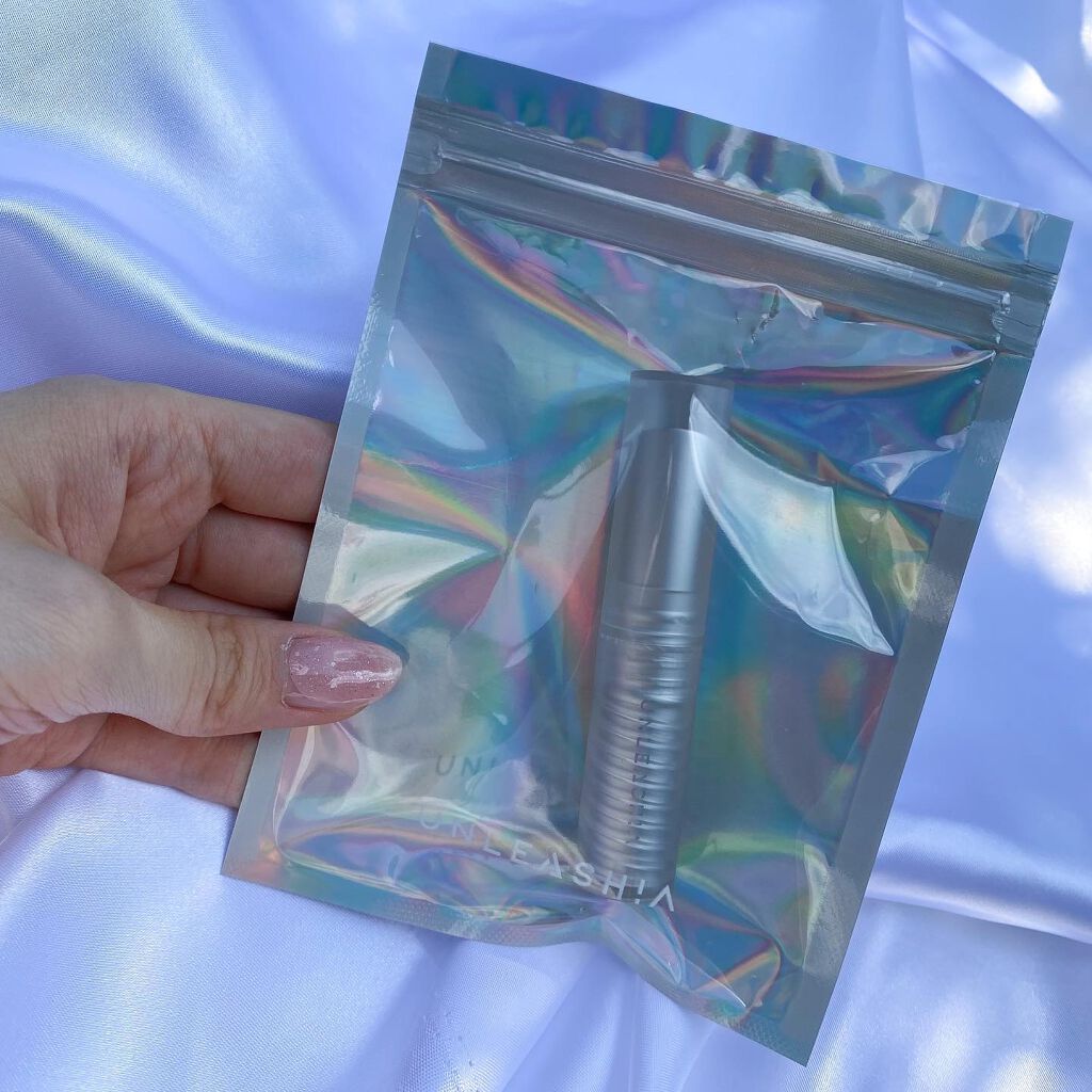 グリッタリーウェブリップバーム N°4クレバー/unleashia/リップケアを使ったクチコミ（2枚目）