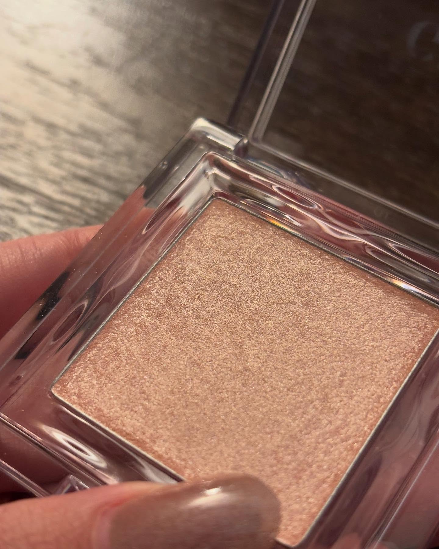 ビディボブ ハイライター/Glint/パウダーハイライトを使ったクチコミ（3枚目）