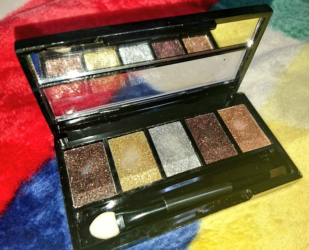 ドド グリッターパレットのクチコミ「《ドド グリッターパレット GLPL-03》

はい、もうパッケージが映え！可愛い！即買い！
.....」（2枚目）