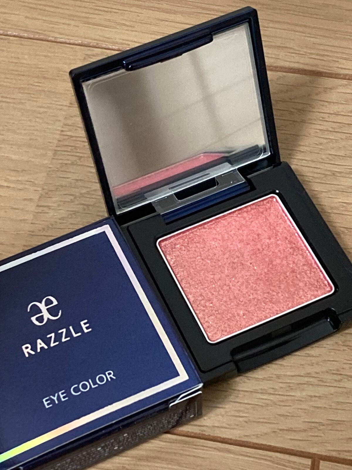 ラズル アイカラー/エレガンス ラズル /単色アイシャドウを使ったクチコミ(1枚目)