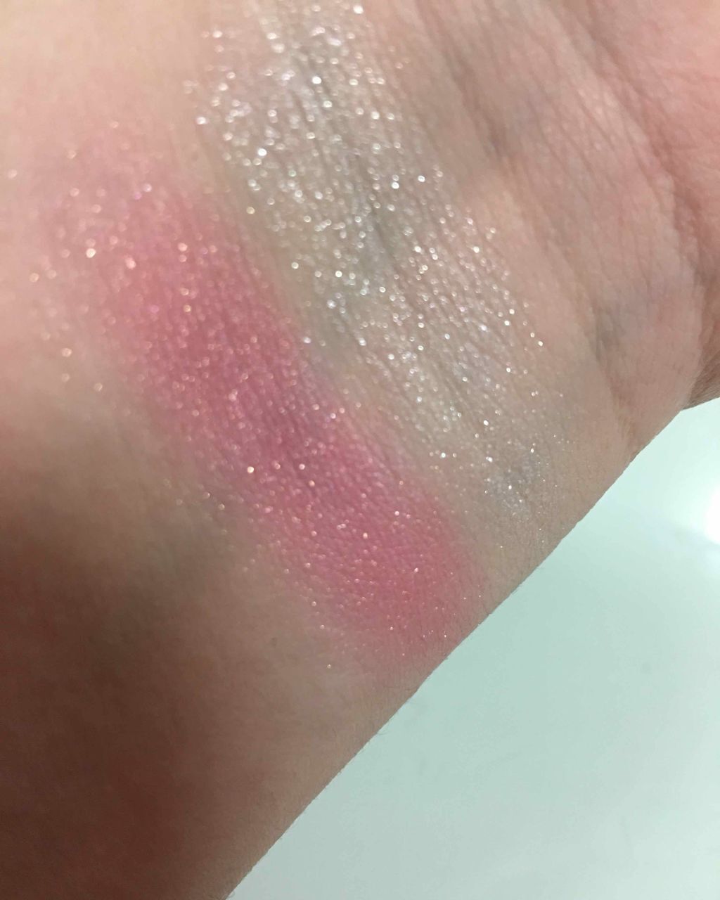 ツーカラー アイシャドウ ラメシリーズ/CEZANNE/アイシャドウパレットを使ったクチコミ(2枚目)