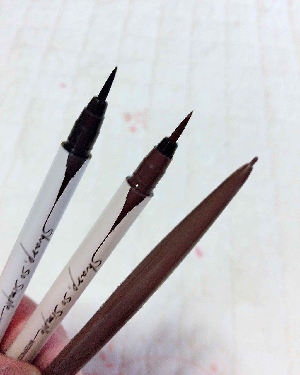 CLIO キルブロウ 0.9mmスリムテックハードペンシルのクチコミ「CLIO(韓国)
✍️Sharp So Simple 
ウォータープルーフペンライナー
#01.....」（2枚目）