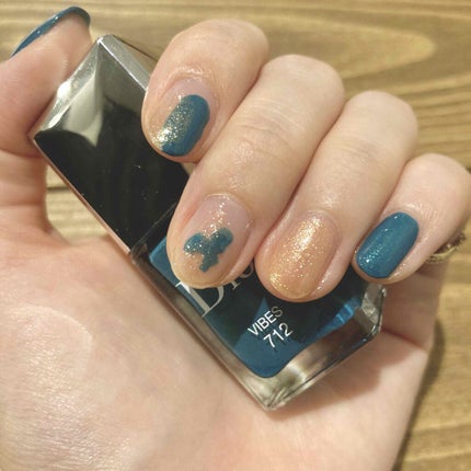 Dior ディオール ヴェルニ<グロウ バイブス>のクチコミ「Dior
ディオール ヴェルニ<グロウ バイブス>
712 バイブス
今年の1月にゲットした.....」(1枚目)