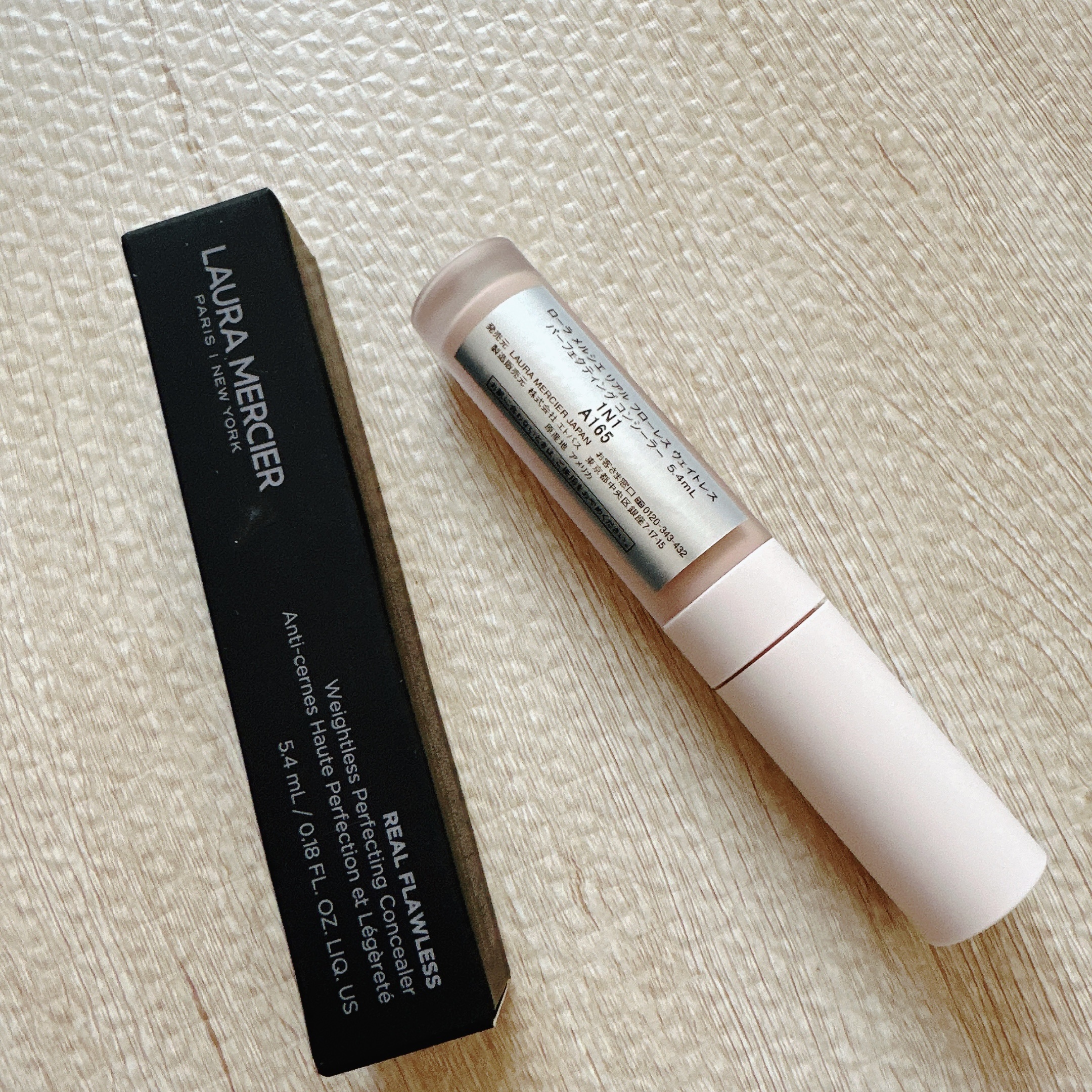 リアル フローレス ウェイトレス パーフェクティング コンシーラー/ローラ メルシエ/リキッドコンシーラーを使ったクチコミ（2枚目）