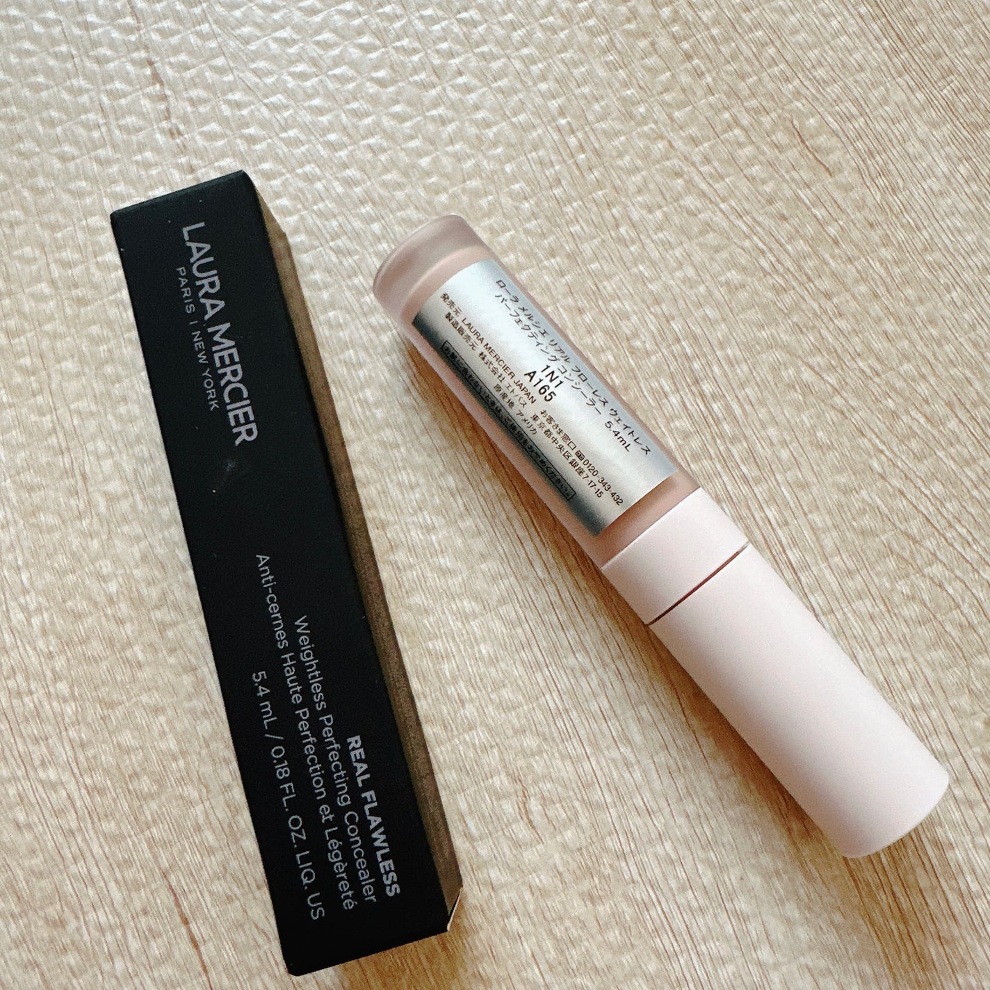 リアル フローレス ウェイトレス パーフェクティング コンシーラー/ローラ メルシエ/リキッドコンシーラーを使ったクチコミ(2枚目)