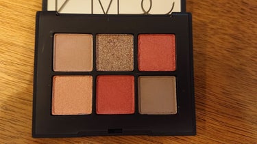 ヴォワヤジュールアイシャドウパレット/NARS/アイシャドウパレットを使ったクチコミ（2枚目）